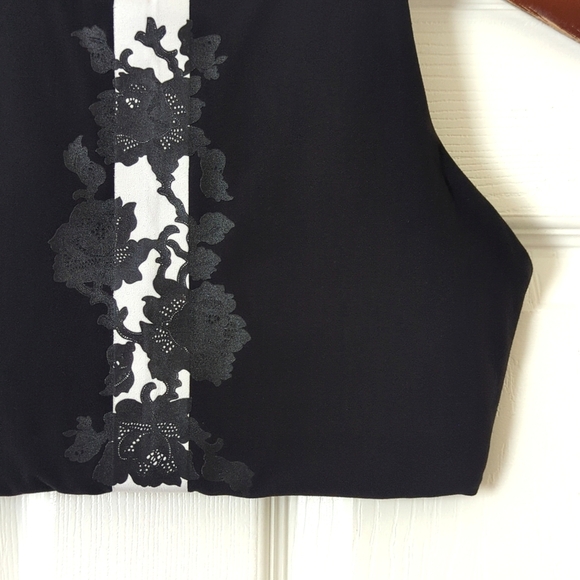 Athleta Powervita Rose Stripe Round Neck Crossback Pullover Sports Bra Black S - Picture 5 of 10